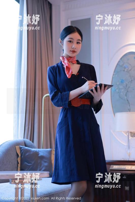 秀人网 - 她说她是修女，Zoe柚柚的写真套图却让我想到了一场时尚革命！