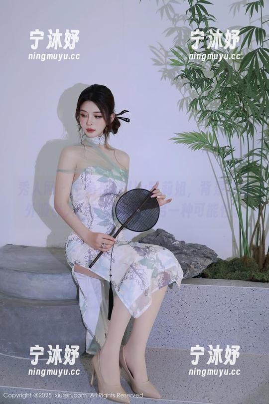 秀人网-kelly凯莉 秀人网 - 主角是kelly凯莉姐,背景却意外吸引人,套图呈现了另一种可能性。
