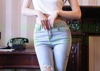 秀人网 – 一袭白裙，周慕汐和我的脑海里都开始狂飙想象，免费拼图已经上线！
