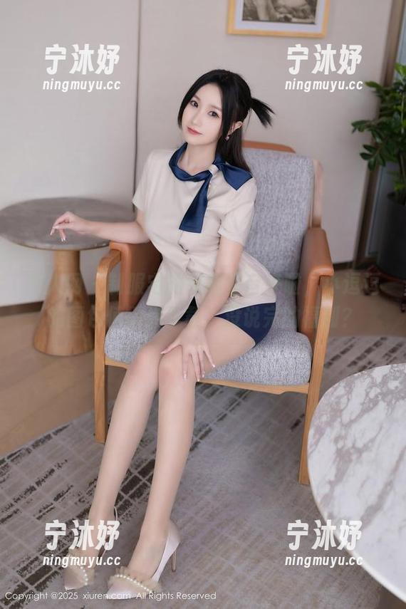 秀人网 - 制服宅的终极福音来啦，小逗逗的图包值得你下载，没说完的福利？