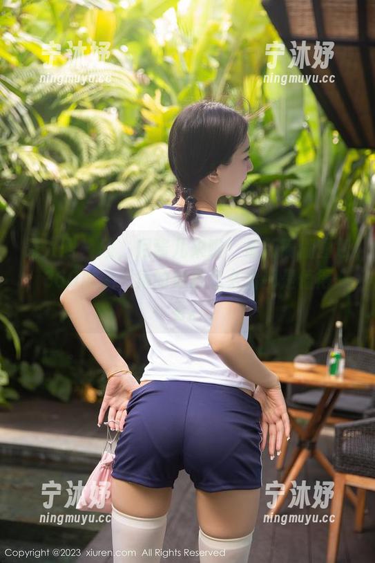 秀人网-月酱儿 秀人网 - 咳,月酱儿来啦!最新瑜伽图包,360度无死角的放松怎么看都是值得一看。