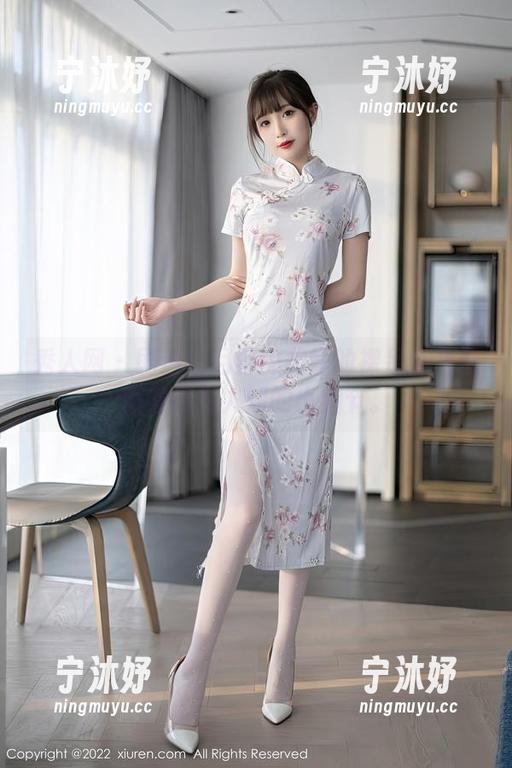 秀人网 - 剧透！月野兔美妞的裸足合集里藏着不为人知的小细节。