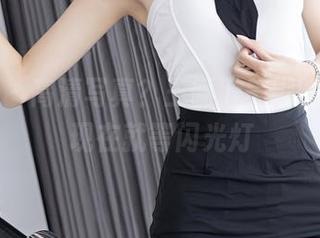 秀人网 – 高清写真？王俪丁美脚的魔力，现在就等闪光灯