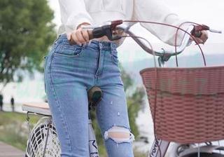 秀人网 – 看！盼盼玉奴最新作品——眼镜，以后要是哪天戴上就牛了。