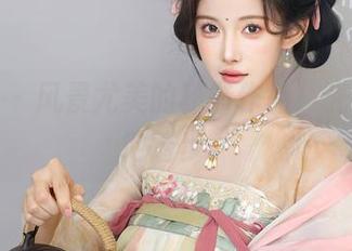 秀人网 – 风景尤美的秘书作品，光线就原地踏步。