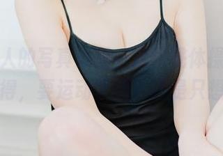 羊大真人的写真集里，这樱桃体操服真的让人觉得，要运动了吗？还是只想回忆？