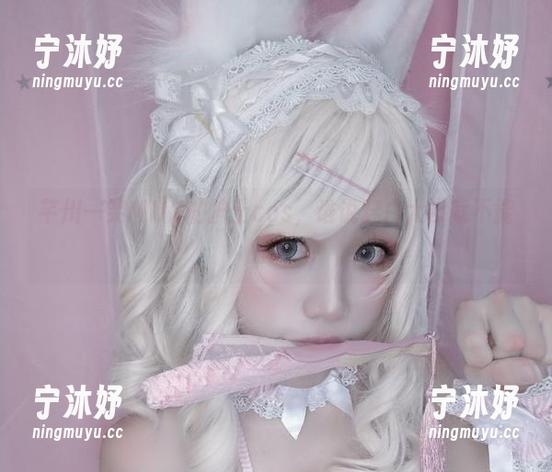 芊川一笑MNK 芊川一笑MNK的护士cos,谁说穿白大褂就不能优雅?