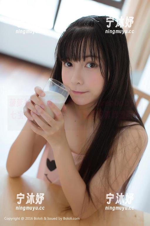 菠萝社 - 最近爱上柳侑绮Sevenbaby的七宝三文鱼，居然还有免费写真帮我回味。