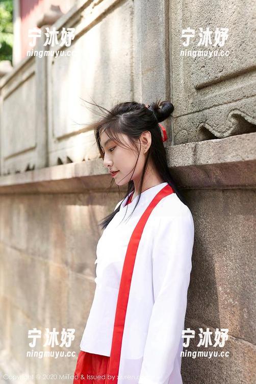 蜜桃社-杏子 蜜桃社 - 图包分享:杏子制服,谁能做到不想一借为快?