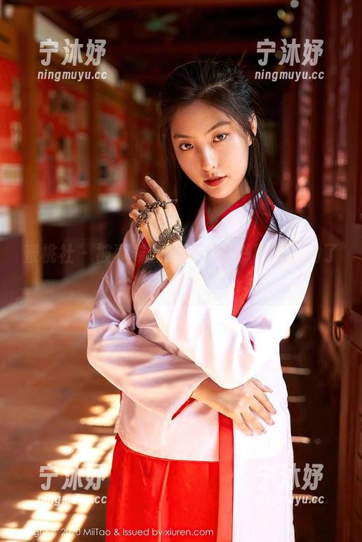 蜜桃社-真希 蜜桃社 - 被真希的无圣光秘书图包打动了,今儿就不熬夜了!