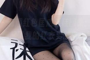 袜啵啵 – 有趣红色匡威板鞋图集：小沫，让我想起了我的红衣男孩白天黑夜!