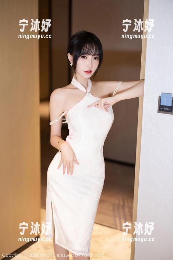 语画界-王馨瑶yanni 语画界 - 这张图片里的王馨瑶yanni,皮衣也太吸引人了吧?