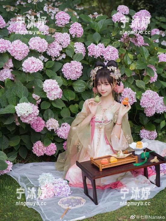 当贰加六碰上千雪九尾，高清美图里的小兔子是我，还是你？哈哈，看了脑袋都要转了！