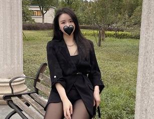 微密圈 – 新鲜出炉的美图，为什么看软妹小九九的“香足”让人心痒痒？
