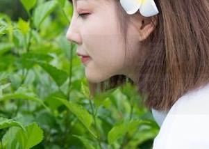 魅妍社 – 小尤奈校服私拍图包：一边学习一边放飞自我，谁说不能兼顾嘛？